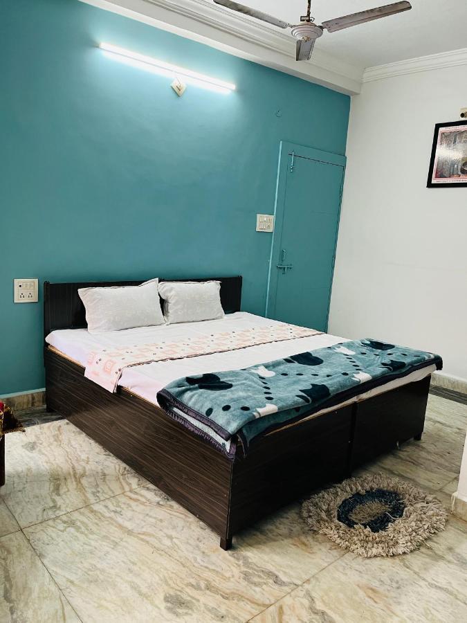 Tiwari G Home Stay Удджайн Екстер'єр фото
