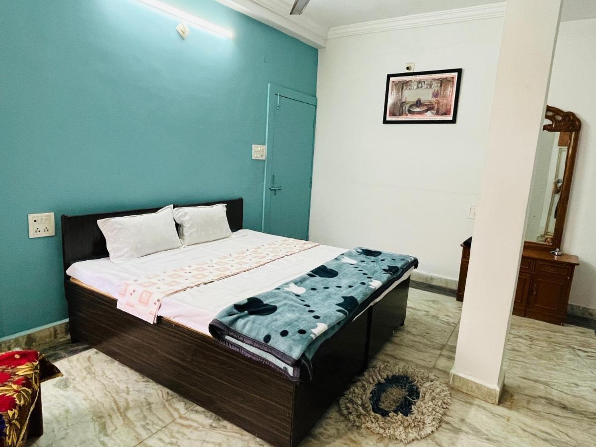 Tiwari G Home Stay Удджайн Екстер'єр фото