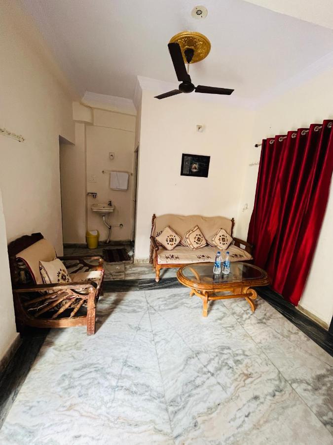 Tiwari G Home Stay Удджайн Екстер'єр фото
