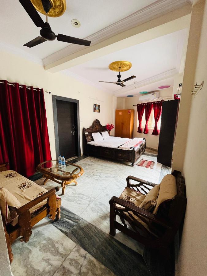 Tiwari G Home Stay Удджайн Екстер'єр фото