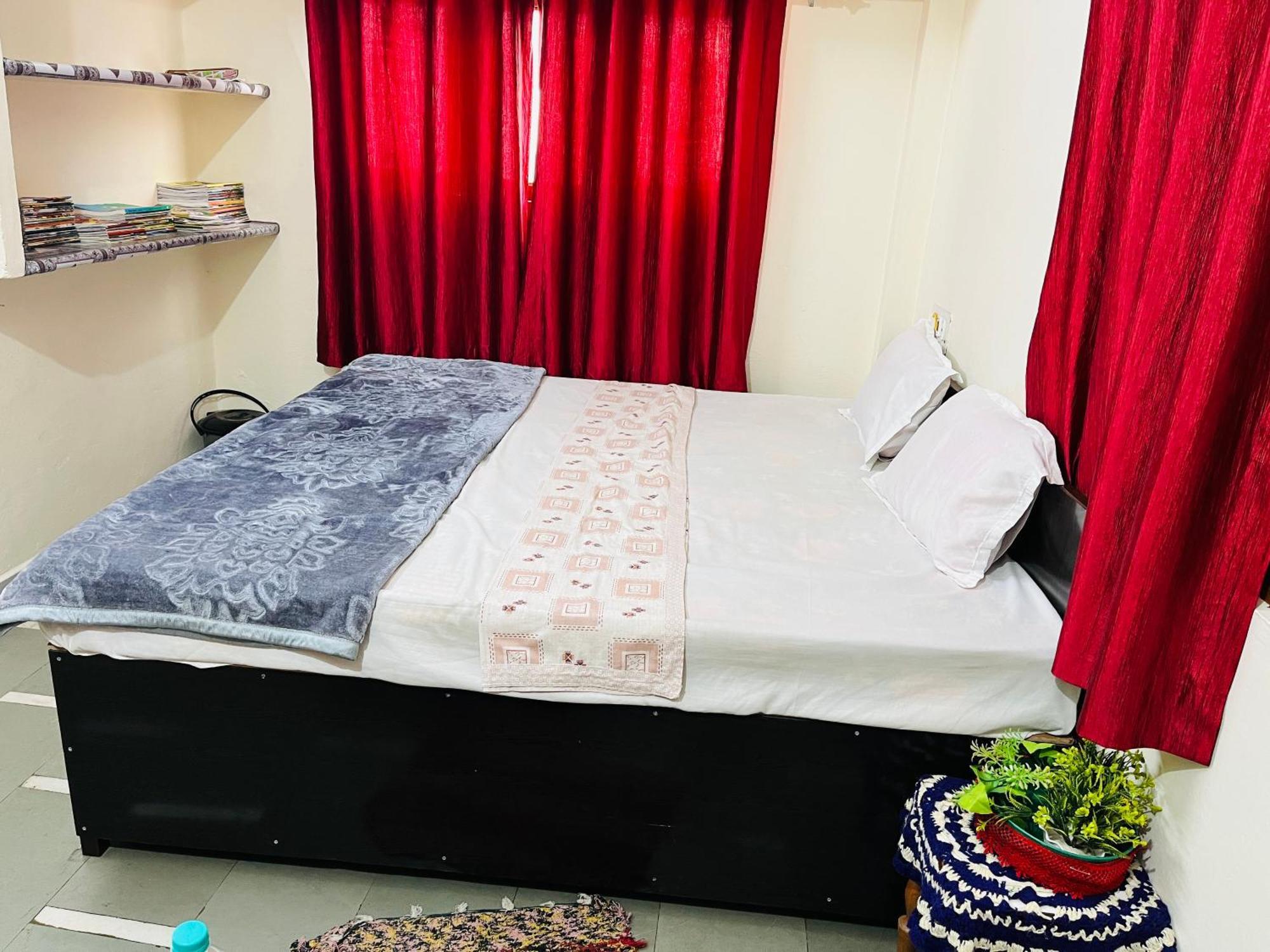 Tiwari G Home Stay Удджайн Екстер'єр фото