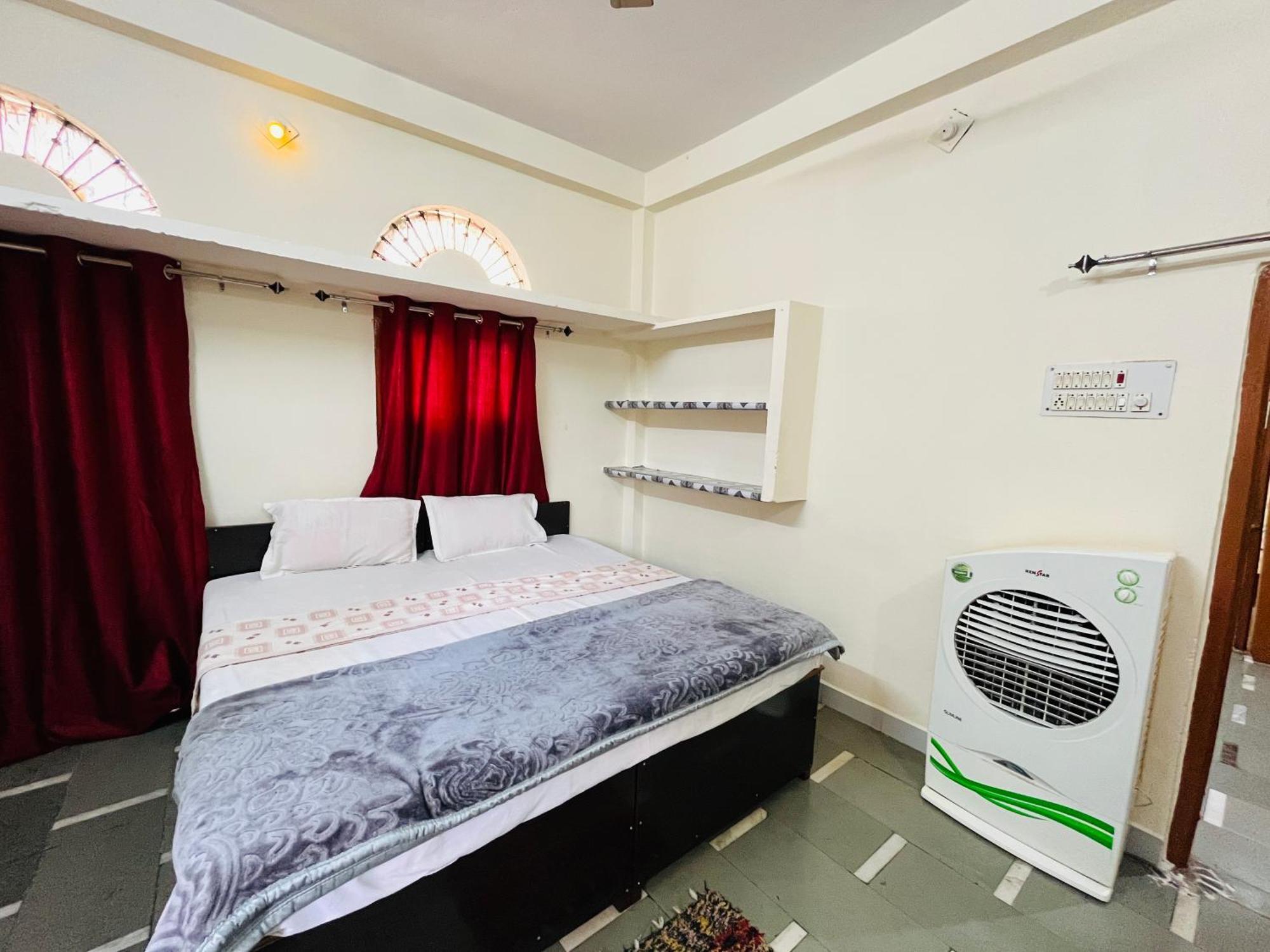 Tiwari G Home Stay Удджайн Екстер'єр фото