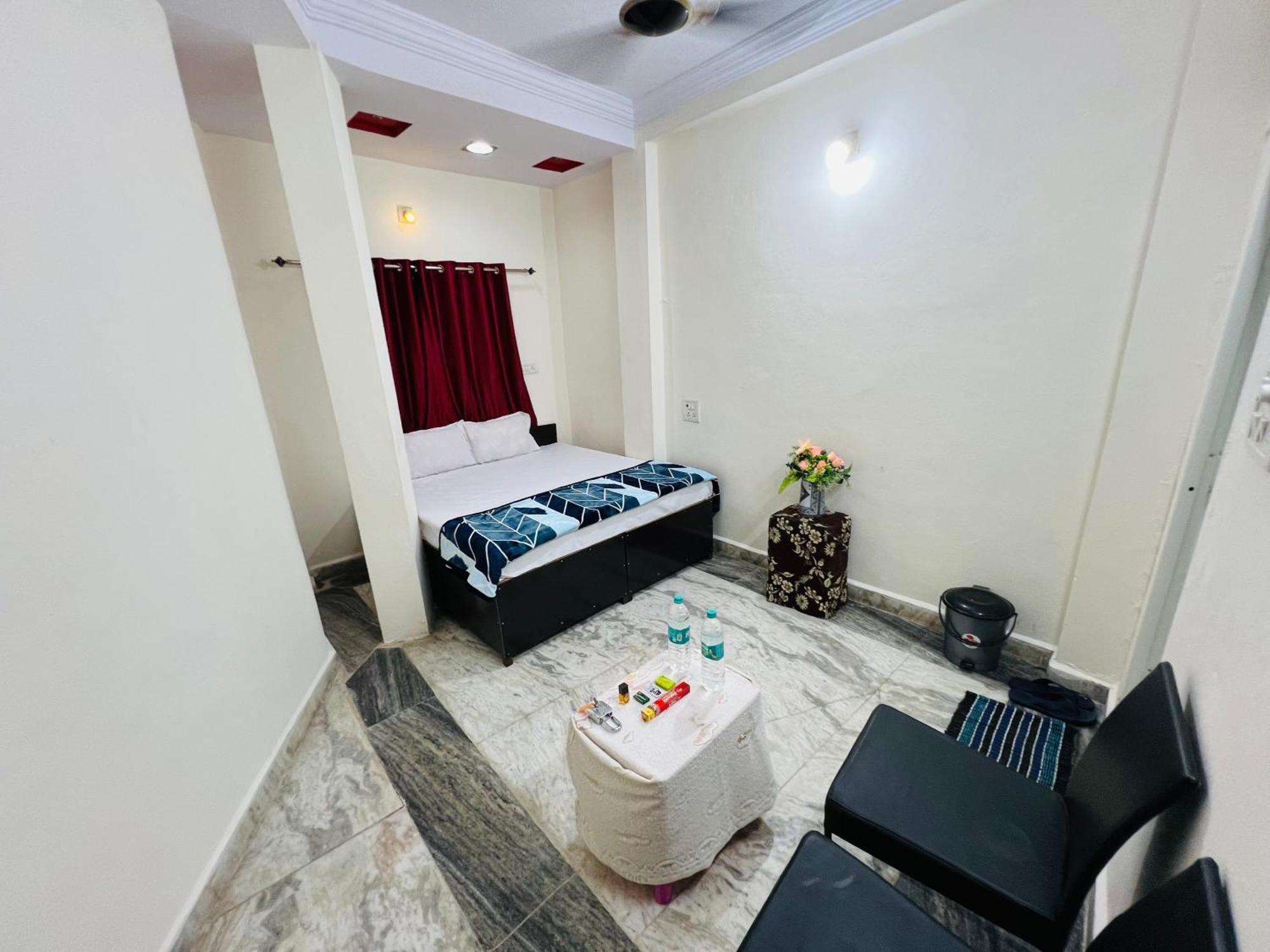 Tiwari G Home Stay Удджайн Екстер'єр фото