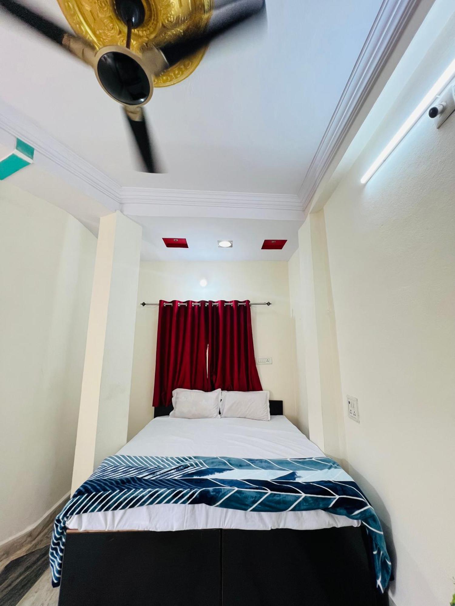 Tiwari G Home Stay Удджайн Екстер'єр фото