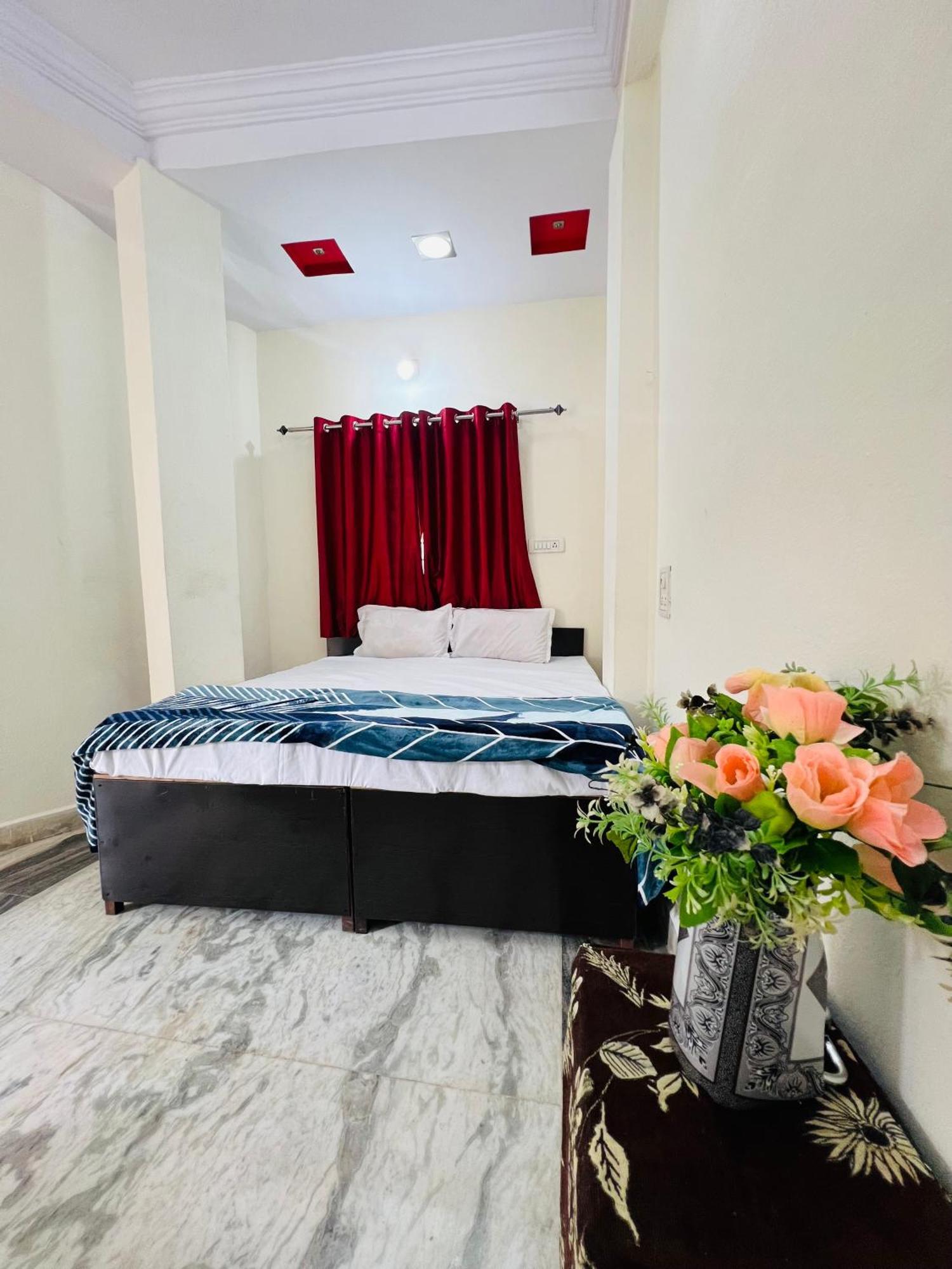 Tiwari G Home Stay Удджайн Екстер'єр фото