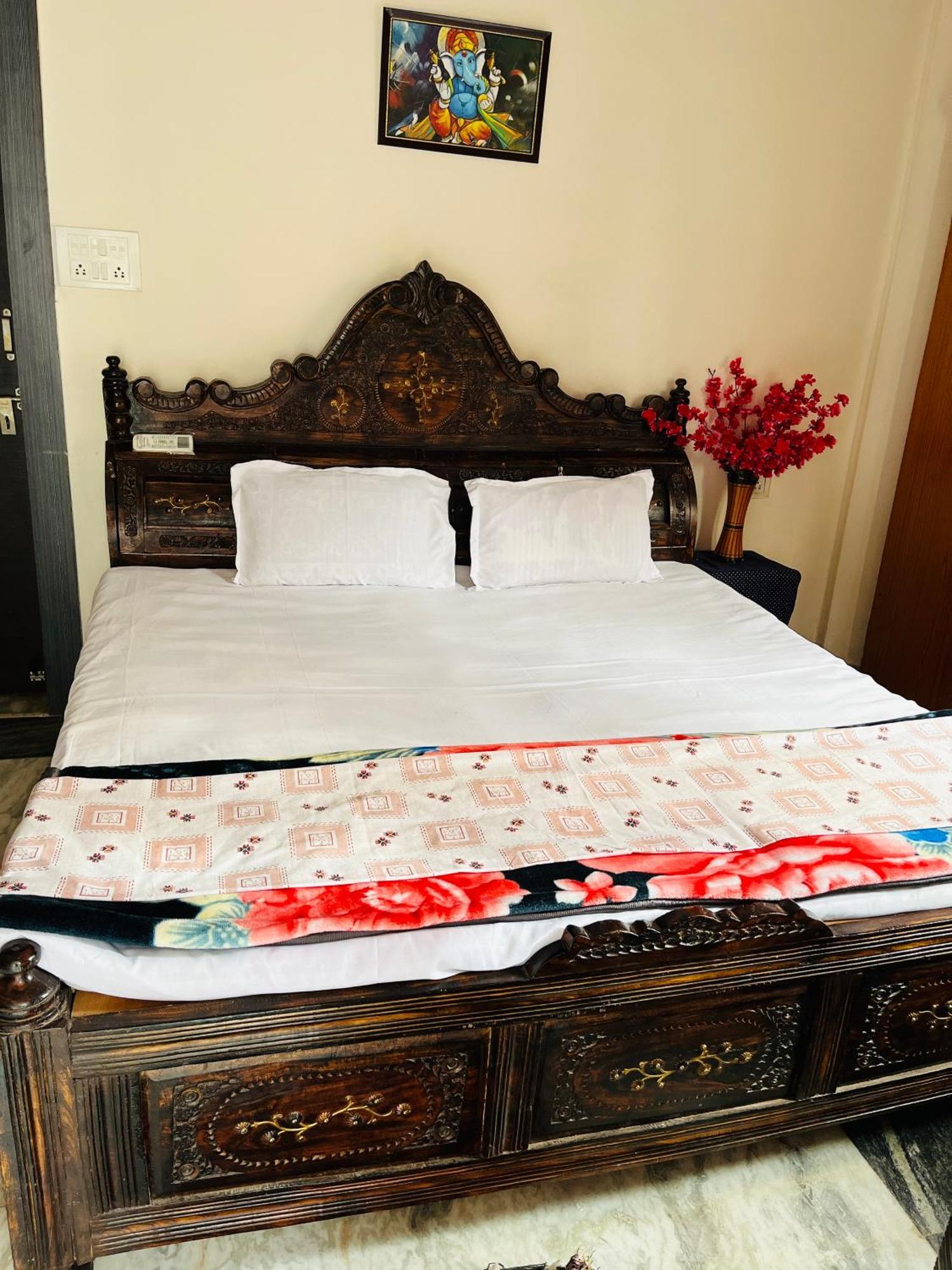 Tiwari G Home Stay Удджайн Екстер'єр фото
